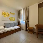 Regina 3*