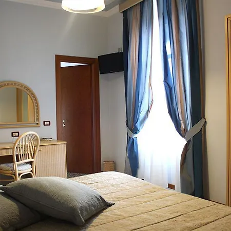 Regina 3*