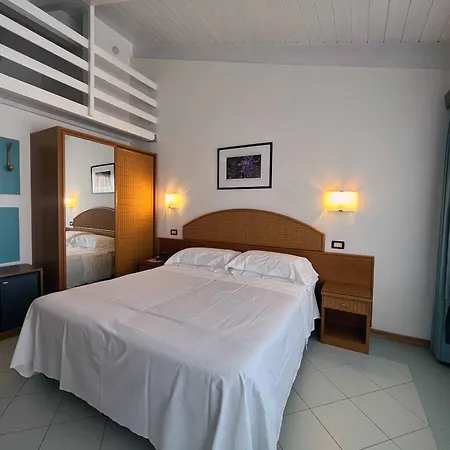 Regina Hotel 3*