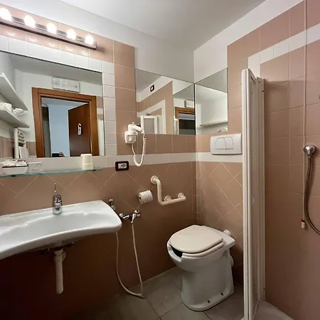 Hotel Regina 3*