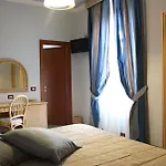 Regina 3*