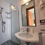 Regina Hotel