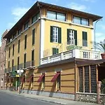 Regina Hotel 3*